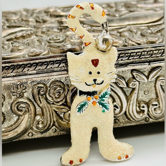 Adorable vintage Christmas cat brooch - Picture 1 of 9